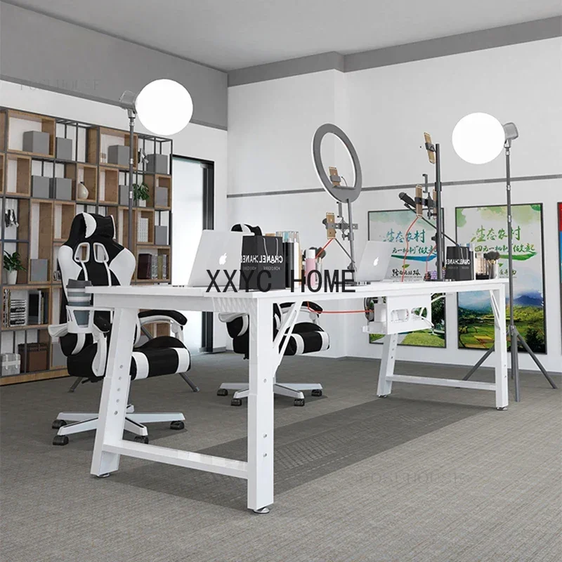 Bureaux d'ordinateur modernes  - Esports Gaming School avis et prix